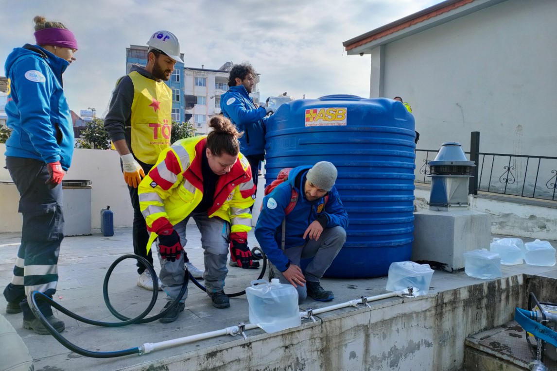 Über 200.000 Liter sauberes Trinkwasser bereitete das ASB-Team innerhalb von vier Wochen auf. 