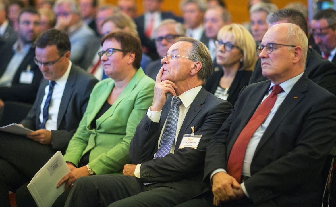 150921-asb-parlamentarischer-publikum-gleicke-muentefering-kauder-hannibal.jpg