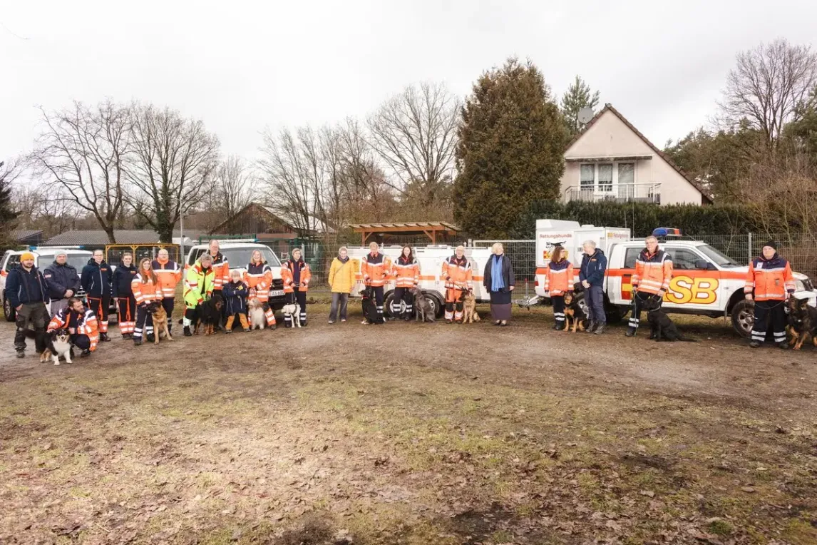 260403_ASB_Rettungshundestaffel_OWL_Ehrung Freiwilliger_des_Monats_Feb2026_.webp